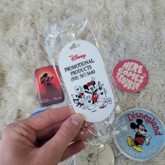 Vintage Disney Pins & Patch 90s - Picture 2 of 4
